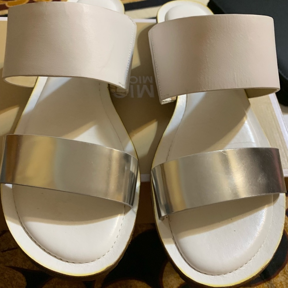 Michael Michael know Leather White and Silver Sandals